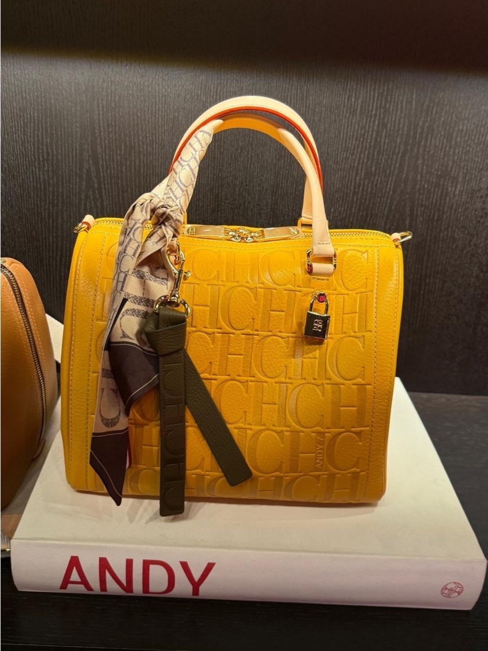 Andy 5. Carolina Herrera